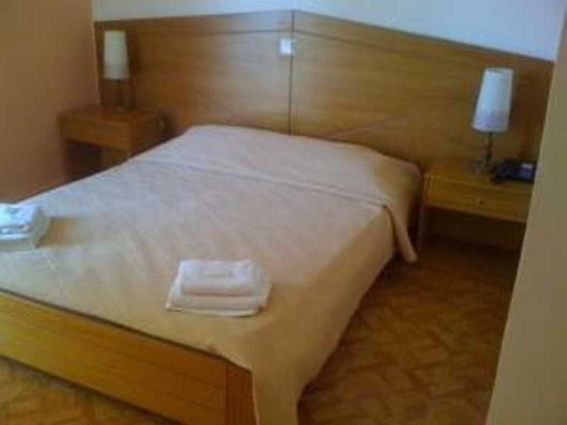 Voúla Parthenis Riviera Hotel מראה חיצוני תמונה
